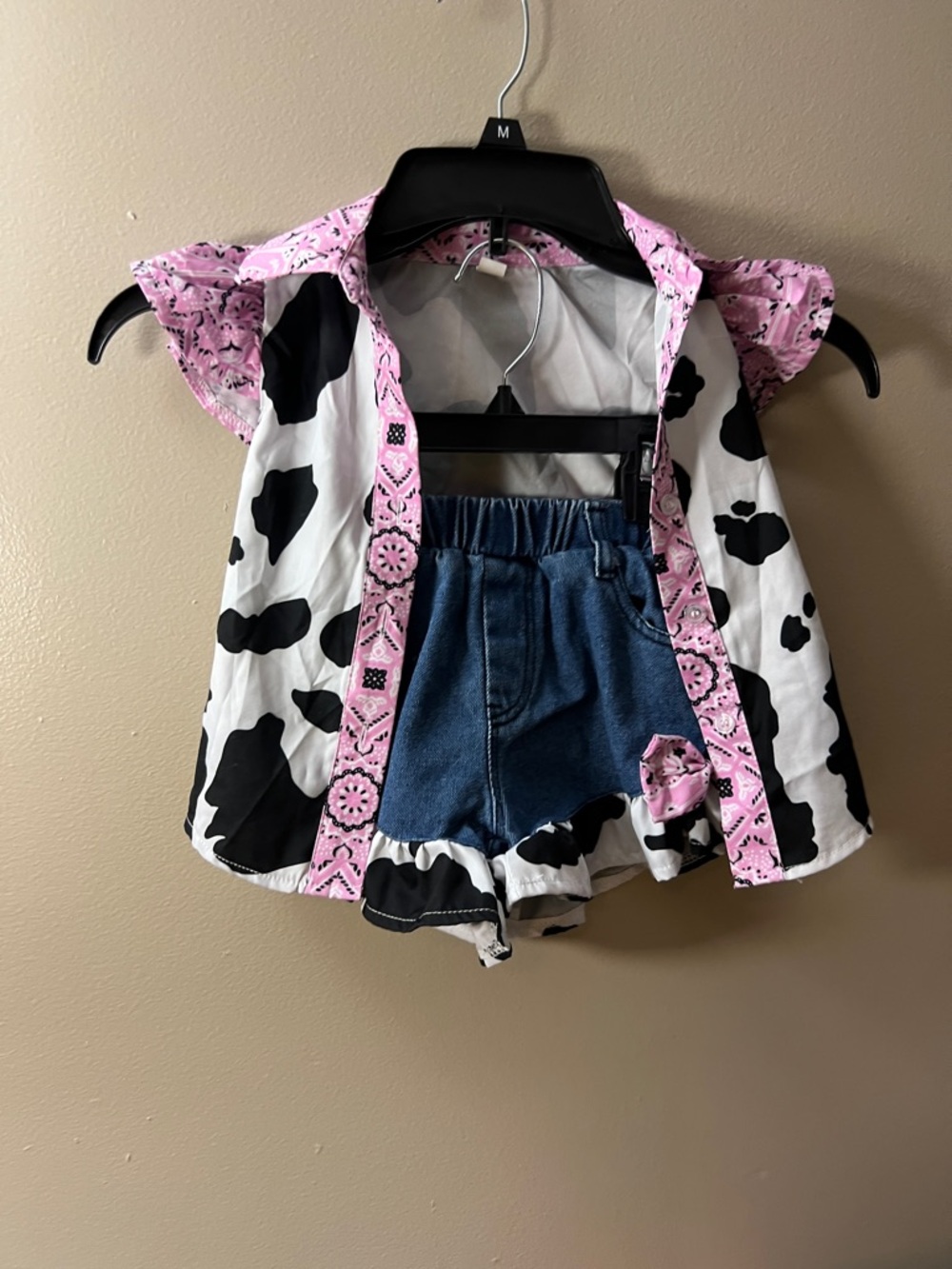 Pink Cowprint Ruffle Kids Matching Set - Top & Denim Shorts - Picture 2 of 9